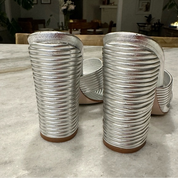 Schutz Emma Dale criss cross heeled sandal - Picture 2 of 6